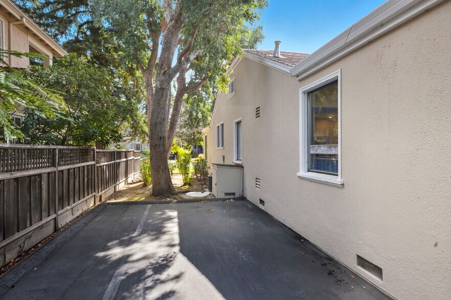 More Photos Of 1021 S El Camino Real, San Mateo Office For Sale