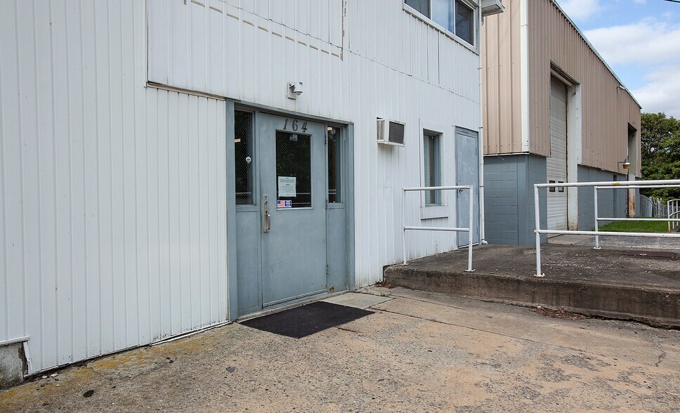 More Photos Of 164 Seneca Rd, Lehighton Warehouse For Lease