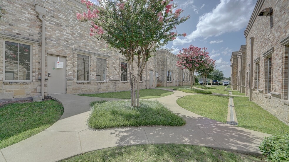 More Photos Of 3230 Interstate 30, Mesquite Medical For Lease