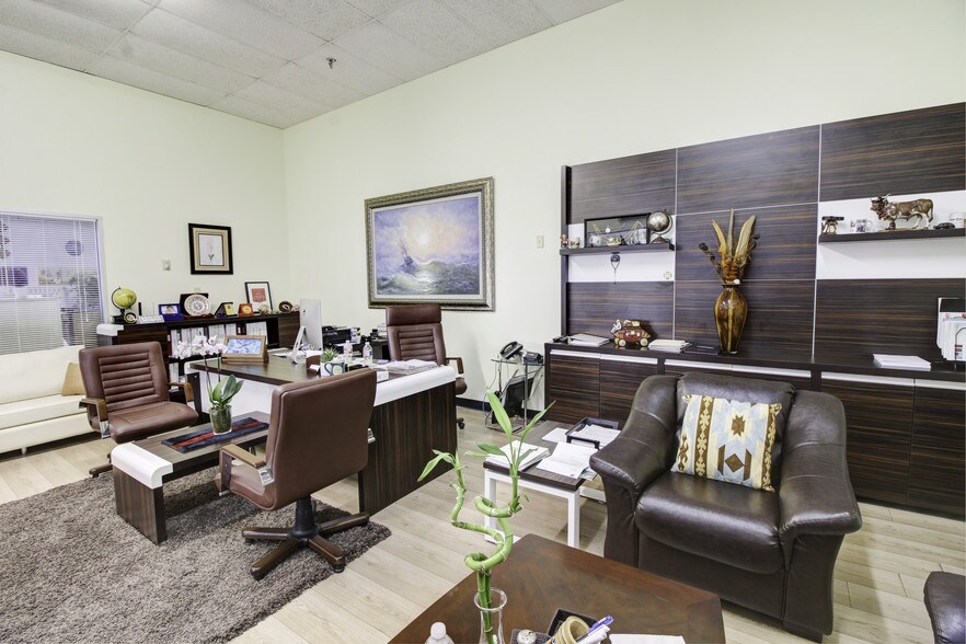 More Photos Of 3226 Hillcroft St, Houston Freestanding For Sale