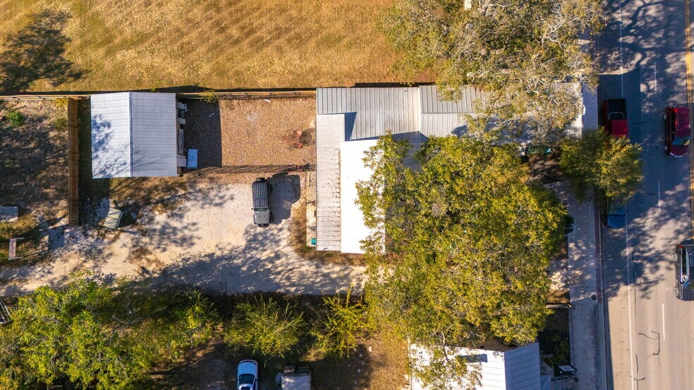 More Photos Of 322 S Main St, Boerne General Retail For Sale