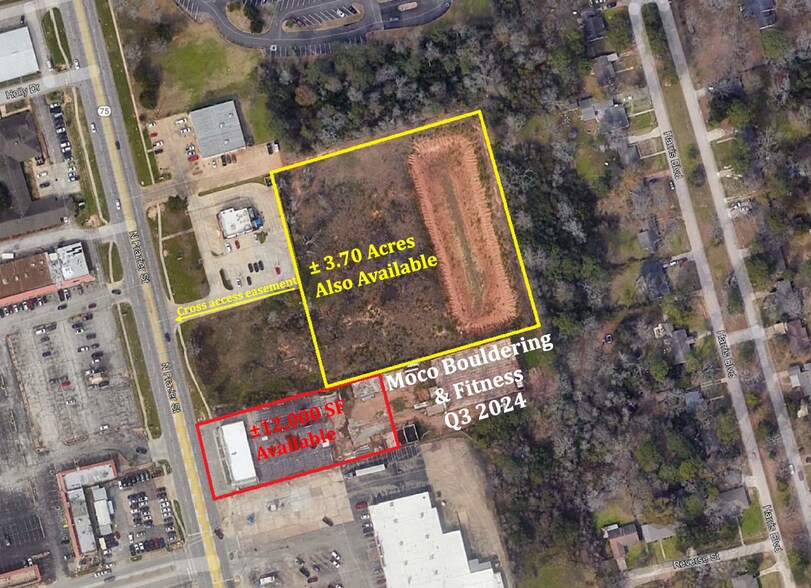 More Photos Of 2004 N Frazier St, Conroe Showroom For Lease