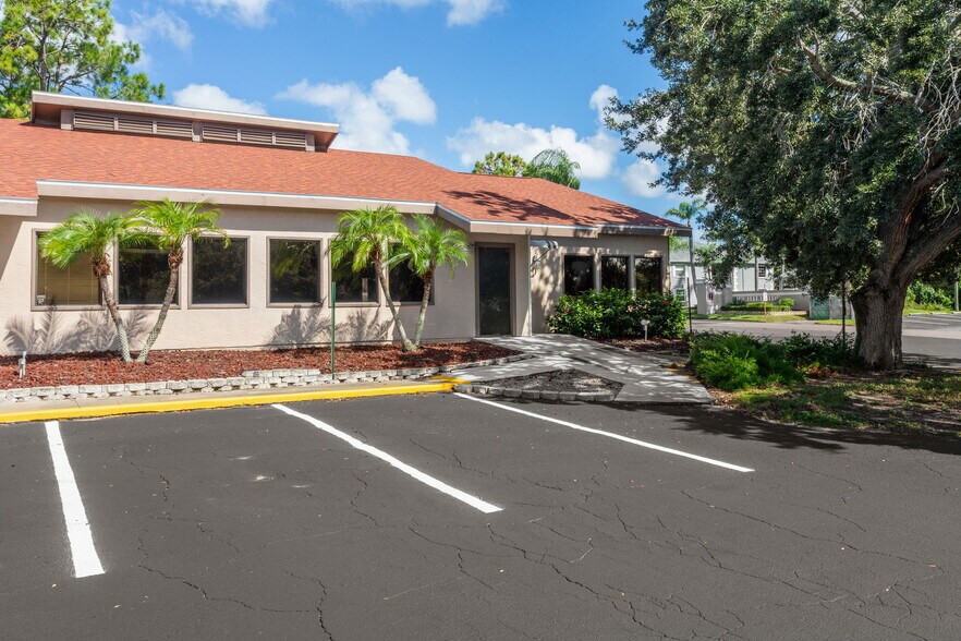 More Photos Of 12029 Majestic Blvd, Hudson Office For Lease