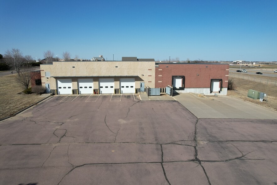More Photos Of 4110 N Hainje Ave, Sioux Falls Refrigeration Cold Storage For Lease