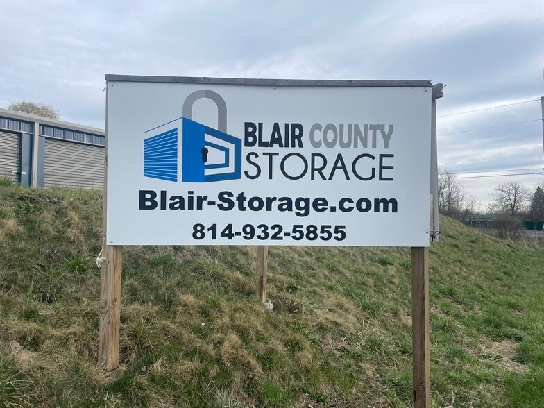 More Photos Of 1122 Amelia Ave, Altoona Self Storage For Sale