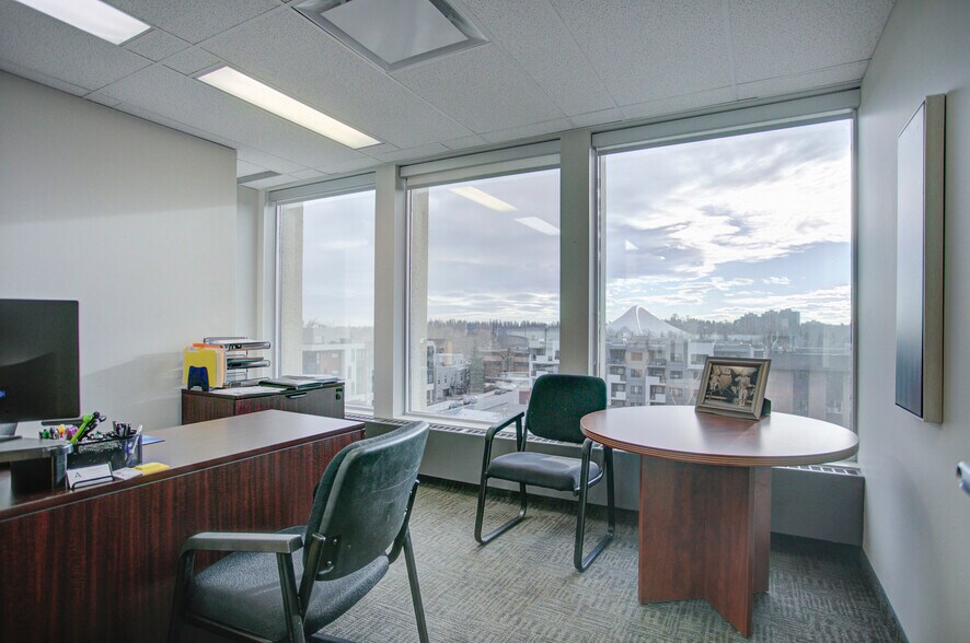 More Photos Of 1509 Centre St SW, Calgary Office For Lease