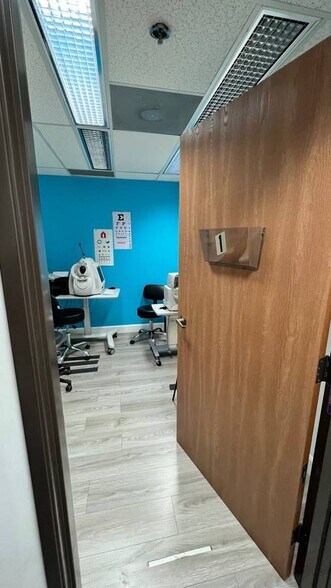 More Photos Of 44215 15th St W, Lancaster Medical For Sale