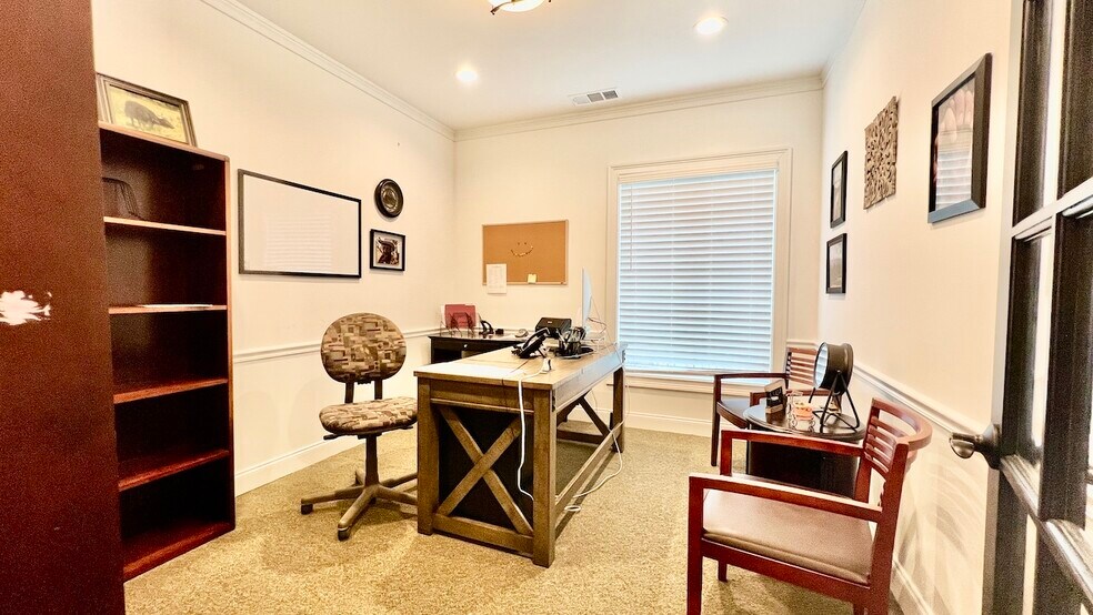 More Photos Of 535 Queen City Pky, Gainesville Office For Lease