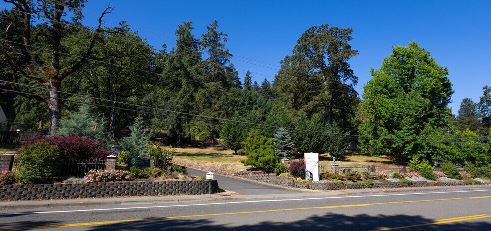 More Photos Of 20255 Willamette Dr, West Linn Specialty For Sale