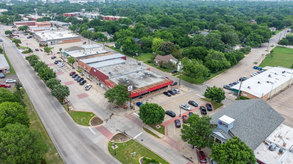 More Photos Of 200 N Main St, Duncanville Storefront Retail Office For Sale