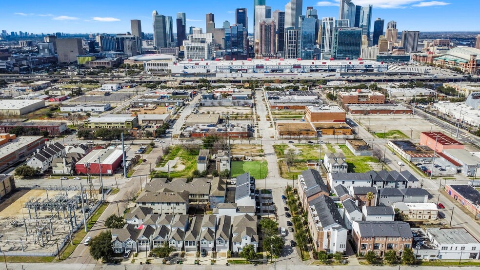 More Photos Of 2416 Lamar Street, Houston Land For Sale