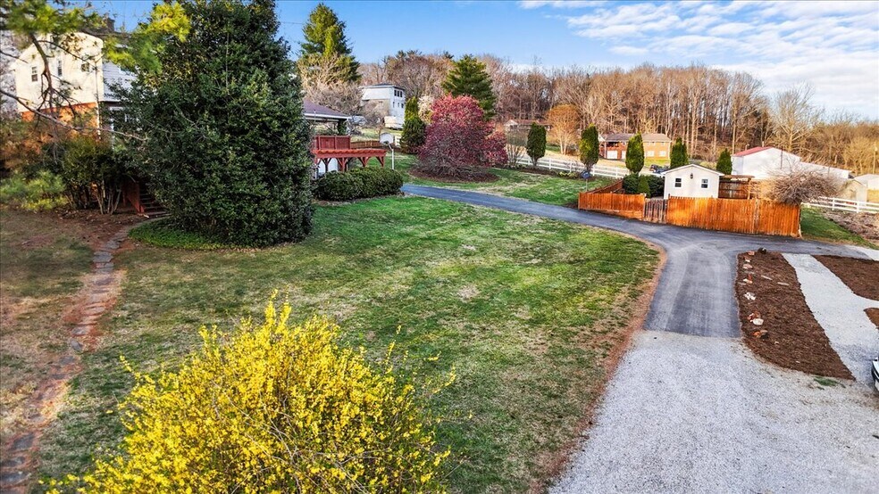 More Photos Of 1356 Coopers Cove Rd, Hardy Specialty For Sale