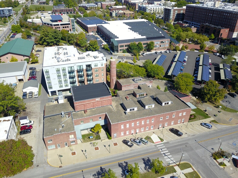 More Photos Of 400 W 7th St, Bloomington Office For Lease