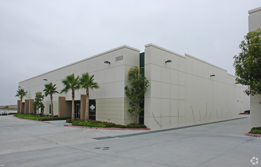 Primary Photo Of 3803 Oceanic Dr, Oceanside Distribution For Sale