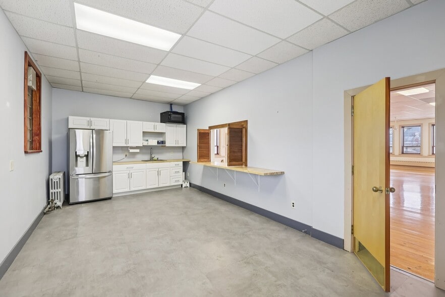 More Photos Of 2595 Yardville Hamilton Square Rd, Hamilton Office For Sale