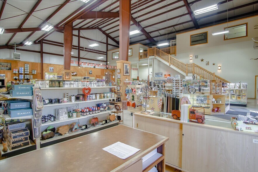 More Photos Of 354 1st St, Hollister Freestanding For Sale
