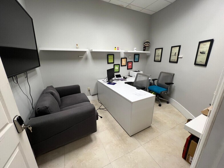 More Photos Of 2300-2350 NW 102nd Pl, Doral Warehouse For Lease