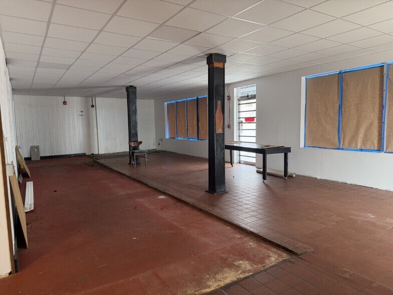 More Photos Of 1917 Cervantes St, Pensacola Freestanding For Sale