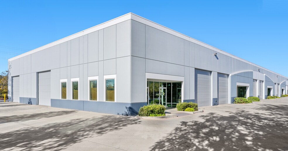 More Photos Of 1291 Pacific Oaks Pl, Escondido Warehouse For Lease