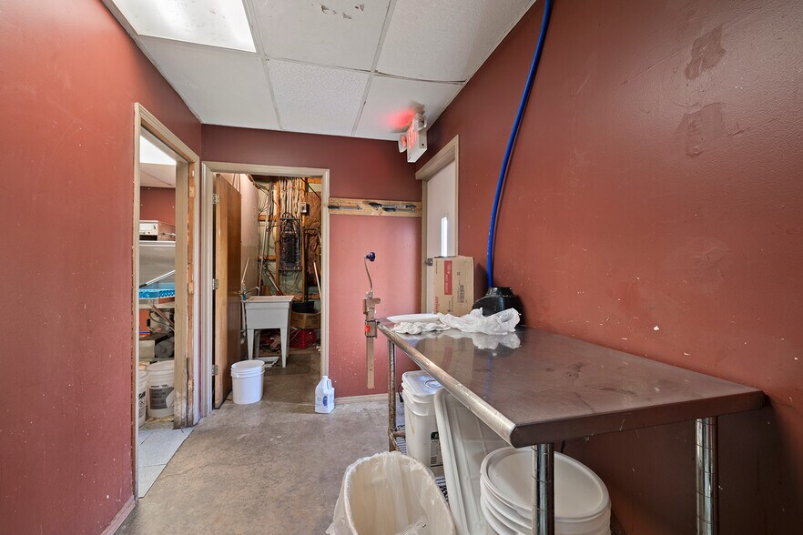 More Photos Of 143 E Main St, Fordland General Retail For Sale