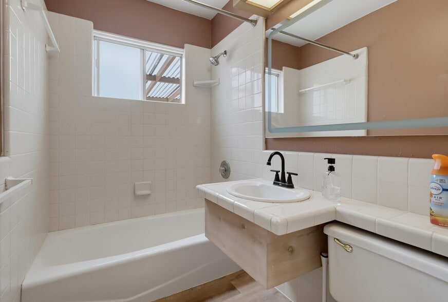 More Photos Of 1449 Oliver Ave, San Diego Multifamily For Sale