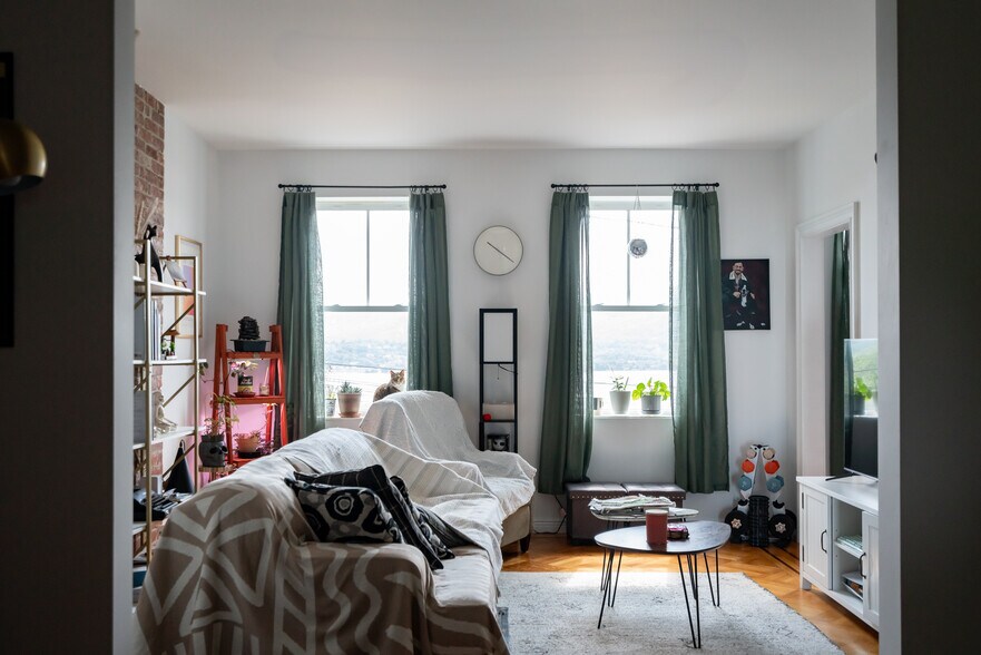 More Photos Of 121 Montgomery St, Newburgh Apartments For Sale