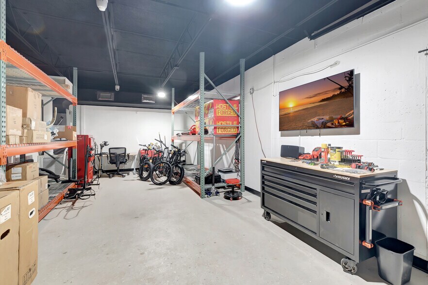 More Photos Of 705 Bond Way, Delray Beach Showroom For Sale