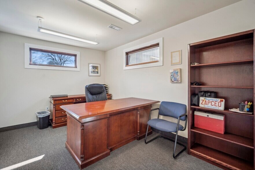 More Photos Of 2025 Pine St, Palmer Warehouse For Sale