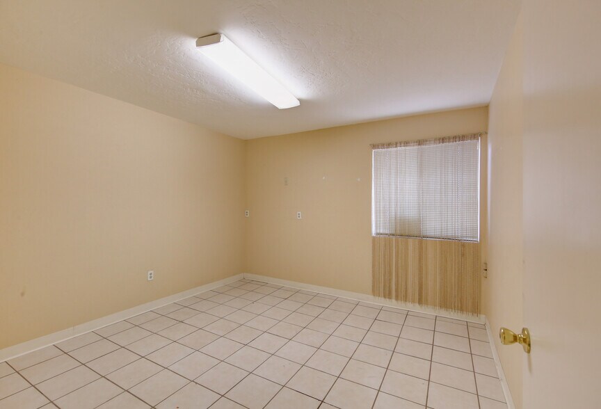 More Photos Of 11613 NW Grand Ave, El Mirage Light Distribution For Sale