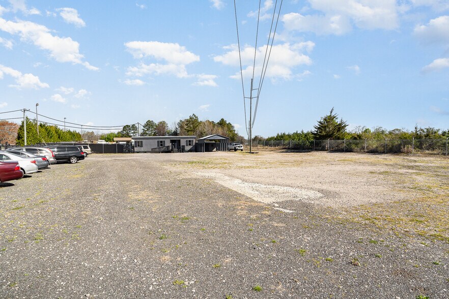 More Photos Of 1155 S Main St, Clover Auto Dealership For Lease