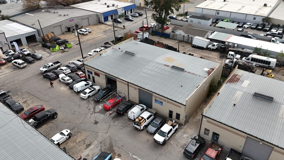 More Photos Of 3906 Waldo St, Houston Warehouse For Lease