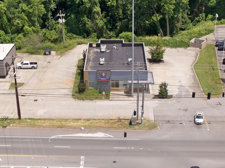 More Photos Of 1469 Tiny Town Rd, Clarksville Freestanding For Lease