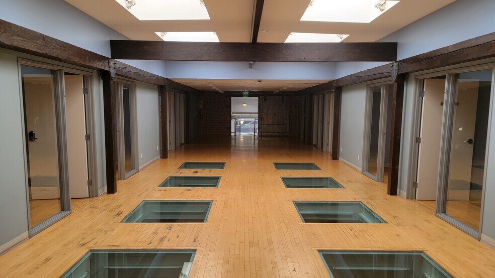More Photos Of 4716 Vineland Ave, North Hollywood Loft Creative Space For Lease