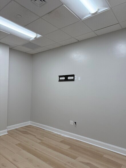 More Photos Of 2500 Edwards Dr, Fort Myers Apartments For Lease