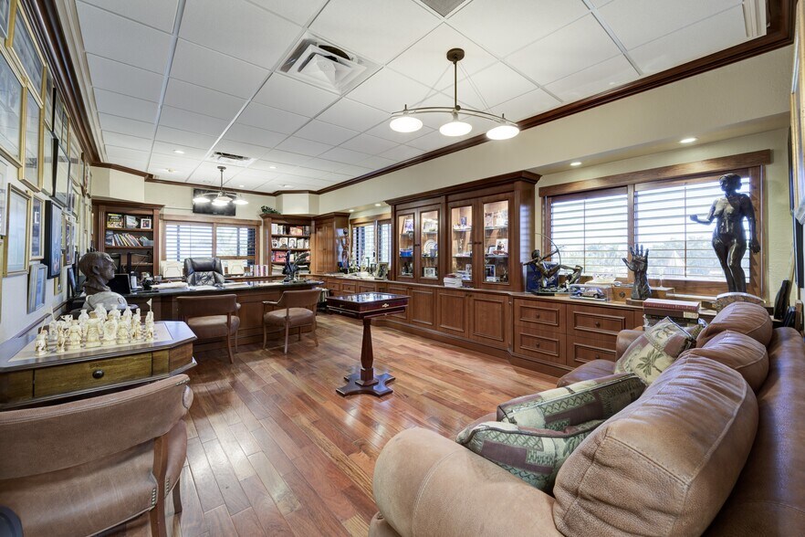 More Photos Of 2240 Palm Beach Lakes Blvd, West Palm Beach Office For Sale