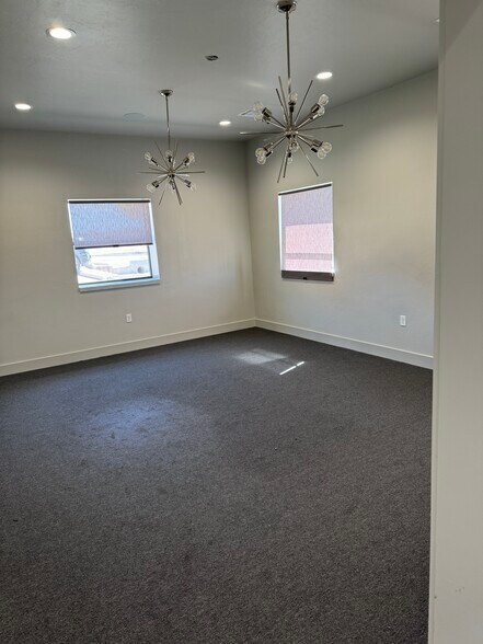 More Photos Of 601 Enterprise Dr, Edmond Office For Lease