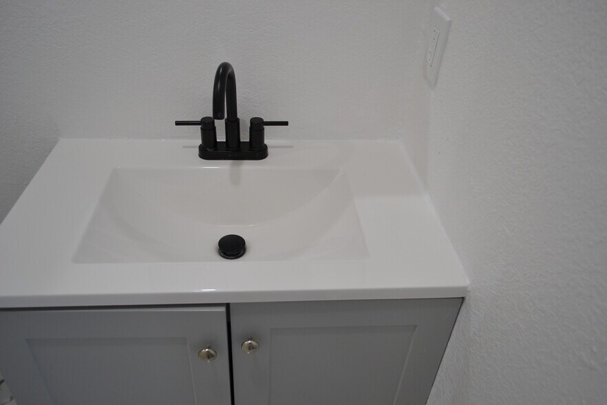 More Photos Of 940 NW 8th Ave, Pompano Beach Apartments For Sale