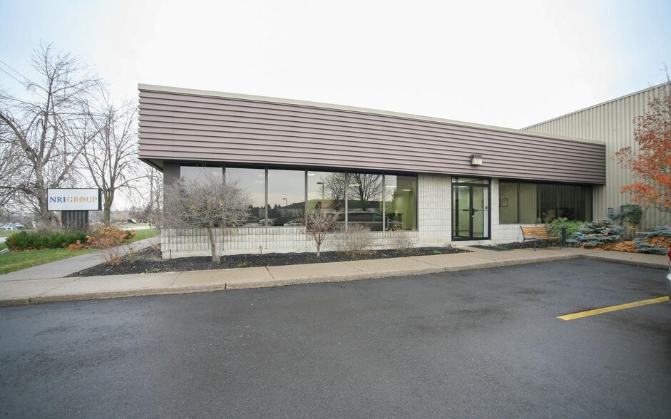 More Photos Of 5 Copper Rd, Brampton Warehouse For Lease