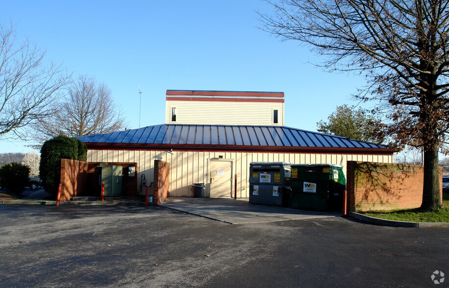 More Photos Of 5604 Merchants Center Blvd, Knoxville Restaurant For Lease