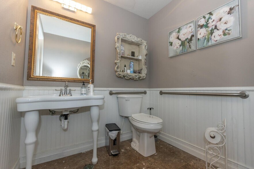 More Photos Of 3060 S Fremont Ave, Springfield General Retail For Sale