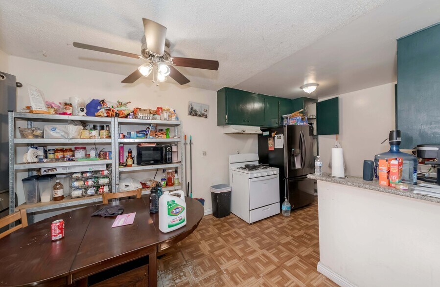 More Photos Of 310 E Wakefield Ave, Anaheim Apartments For Sale