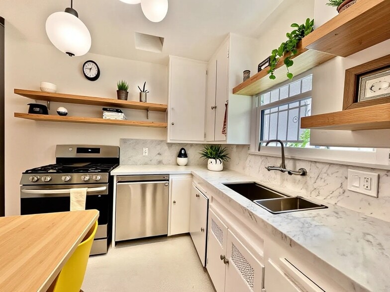 More Photos Of 1269 Havenhurst Dr, West Hollywood Multifamily For Sale
