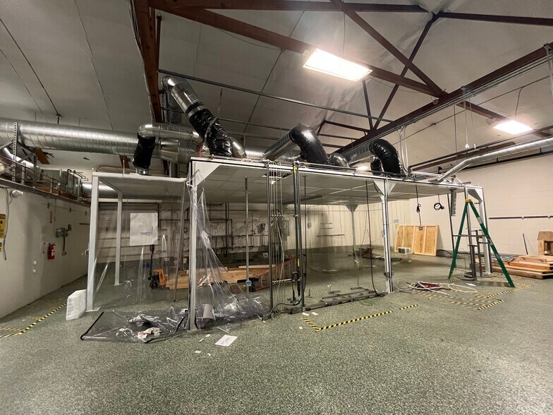 More Photos Of 1200 5th St, Berkeley Light Manufacturing For Lease