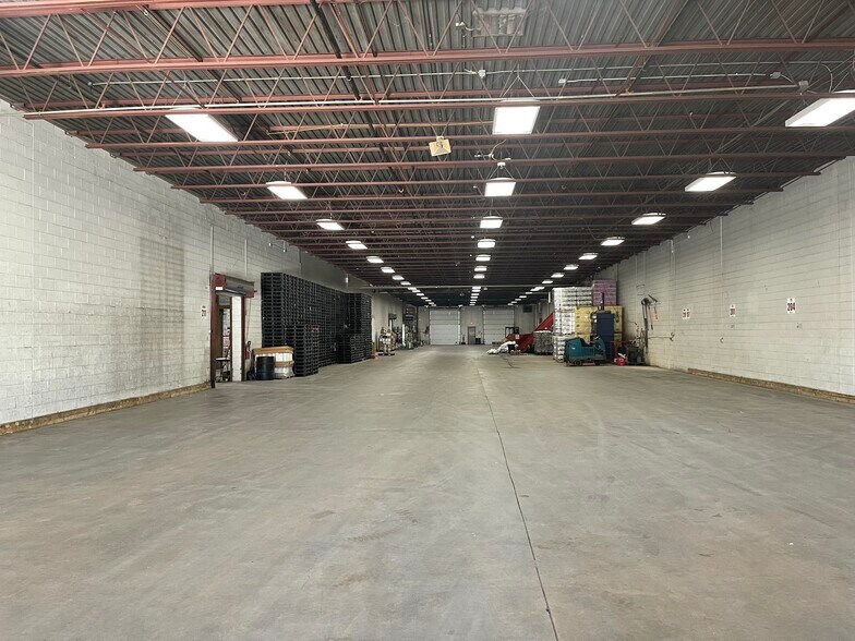 More Photos Of 2325 Sybrant Rd, Traverse City Warehouse For Lease
