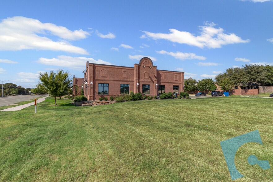 More Photos Of 8913 Mid Cities Blvd, North Richland Hills Unknown For Lease