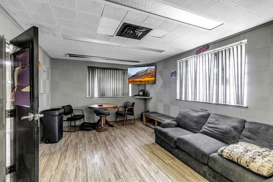 More Photos Of 142 Dutton Ave, Buffalo Warehouse For Sale