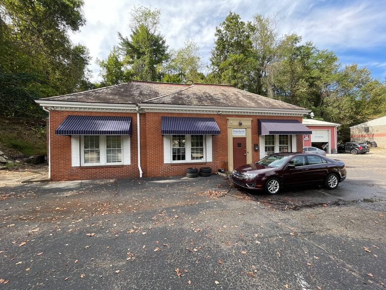 Primary Photo Of 640 Long Rd, Pittsburgh Light Distribution For Sale