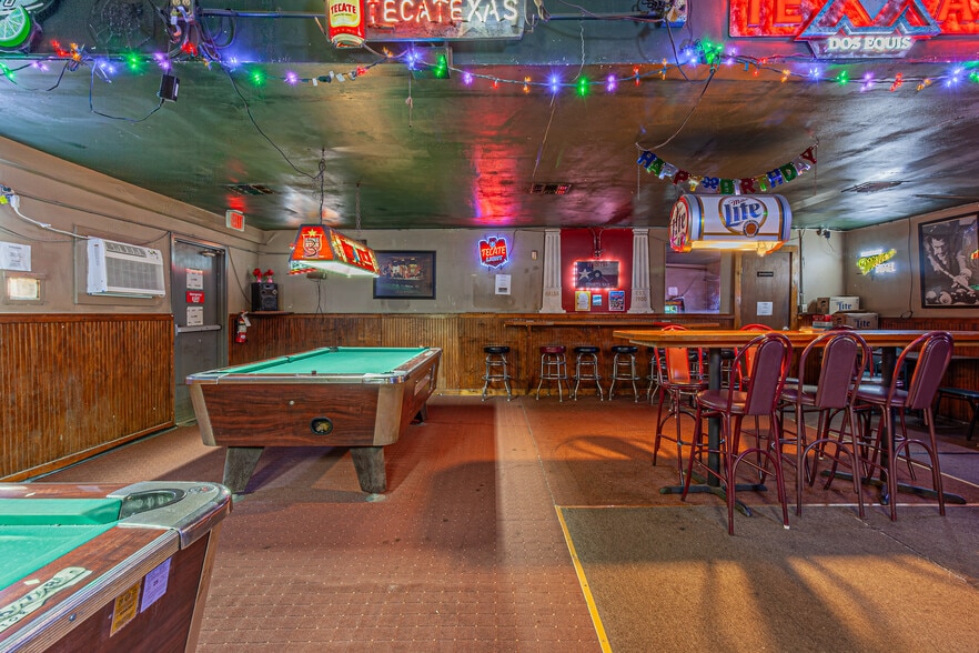 More Photos Of 705 Roosevelt Ave, San Antonio Sports And Entertainment For Sale