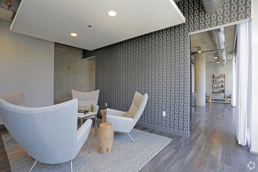 More Photos Of 215 W Lake St, Chicago Apartments For Lease