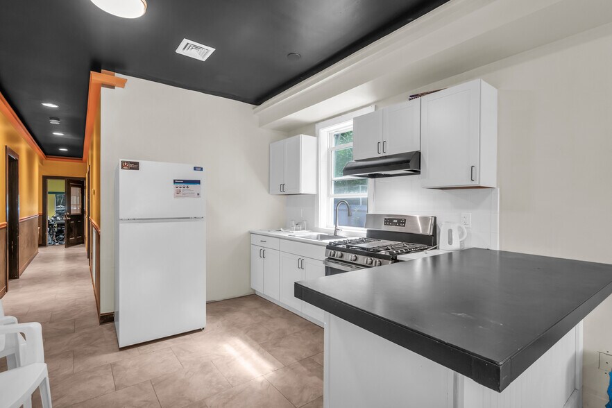 More Photos Of 715 Flanders Rd, Riverhead Office For Sale